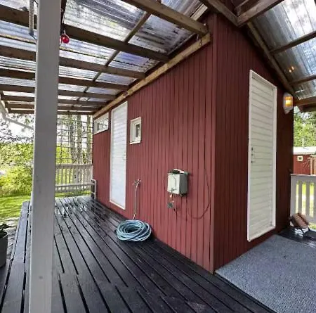 Bungalow, Jossa On Sauna Ja Puutarha キャンプ場 エスポー