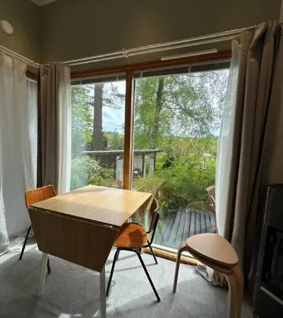 Kemping Bungalow, Jossa On Sauna Ja Puutarha